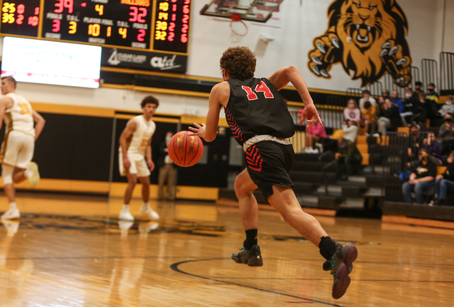 Clear Lake boys basketball vs H-D-C 02-22-21 -15.jpg